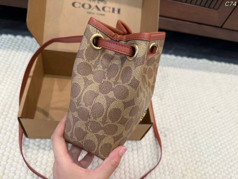 Coach Monogram shoulder bag — 1:1 Replica
