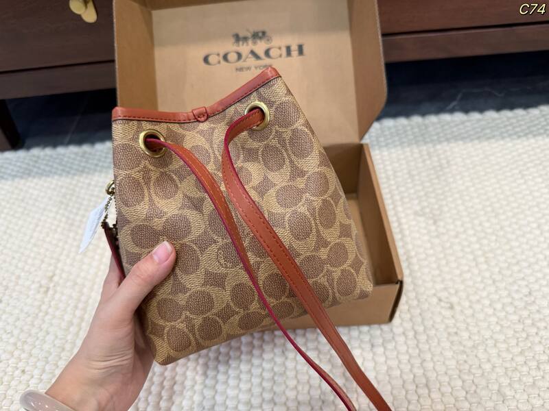 Coach Monogram shoulder bag — 1:1 Replica