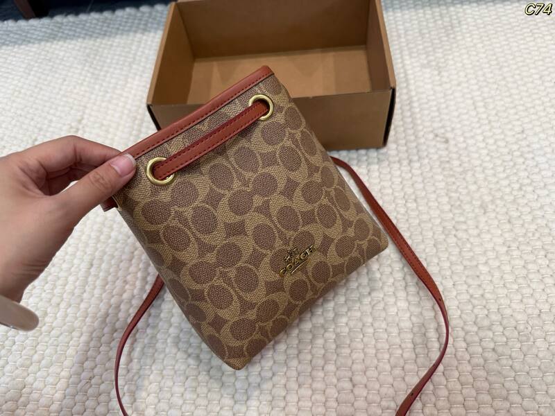Coach Monogram shoulder bag — 1:1 Replica