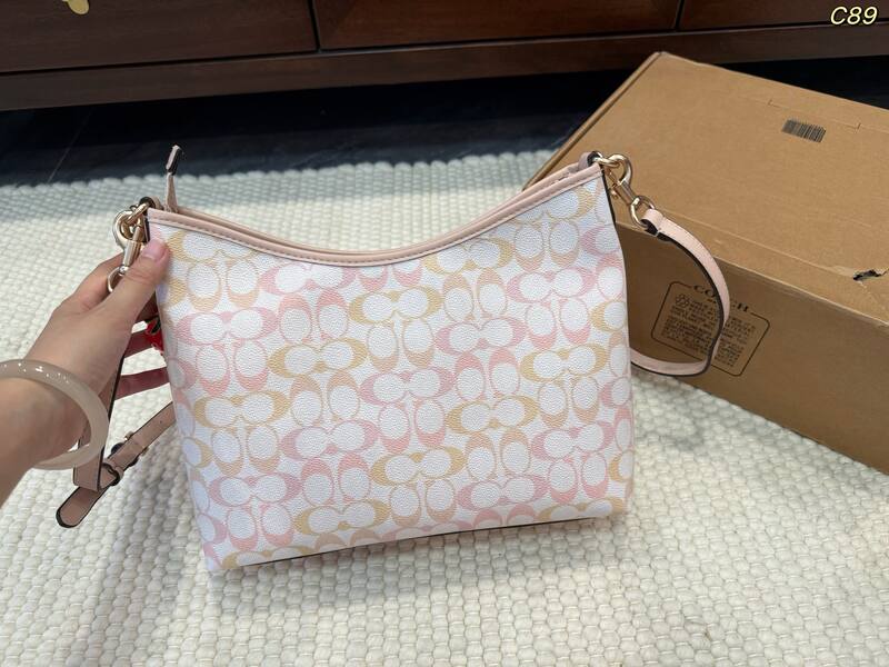 Coach Monogram shoulder bag — Top Quality Replica