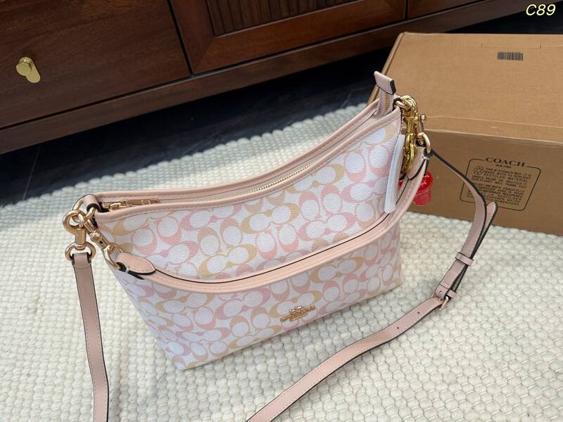 Coach Monogram shoulder bag — Top Quality Replica