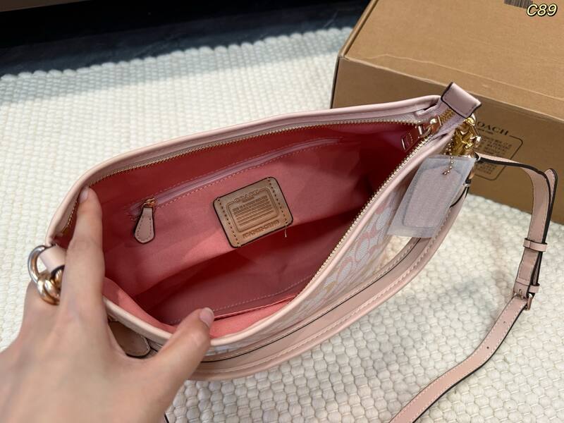 Coach Monogram shoulder bag — Top Quality Replica