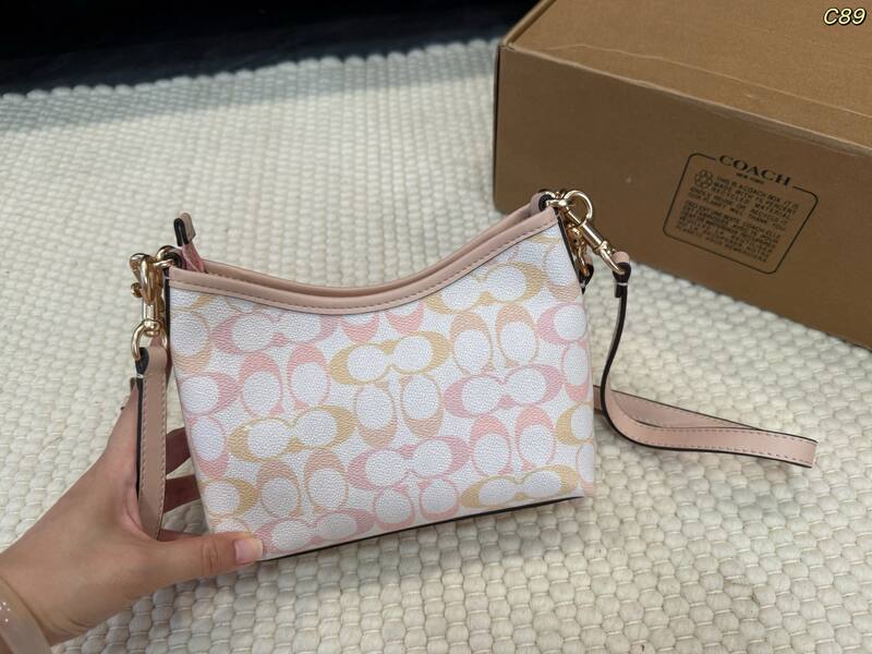 Coach Monogram 25x18x10cm shoulder bag — 1:1 Replica