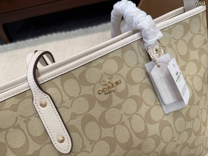 Coach Monogram shoulder bag — AAA Quality Replica