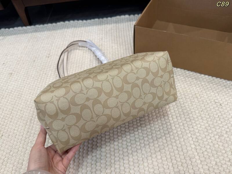Coach Monogram shoulder bag — AAA Quality Replica