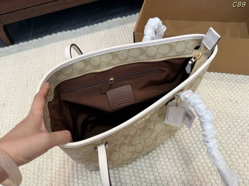 Coach Monogram shoulder bag — AAA Quality Replica