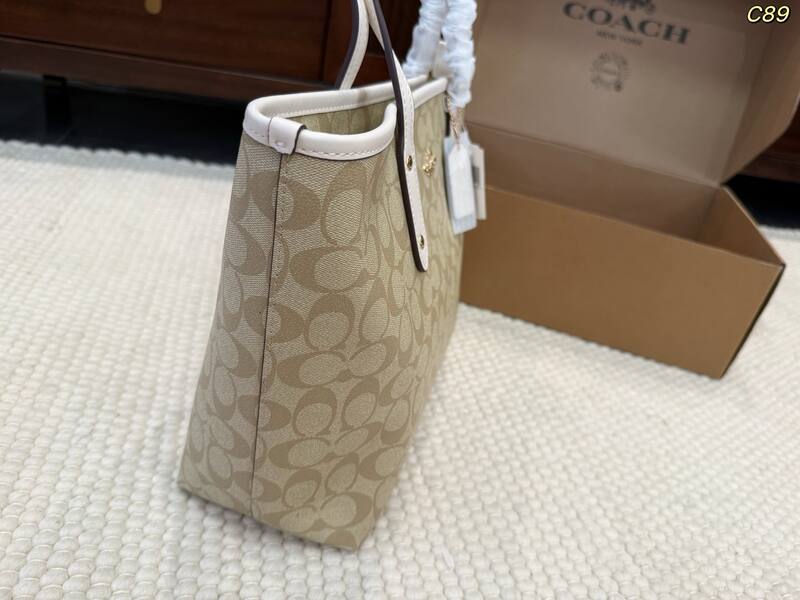 Coach Monogram shoulder bag — AAA Quality Replica