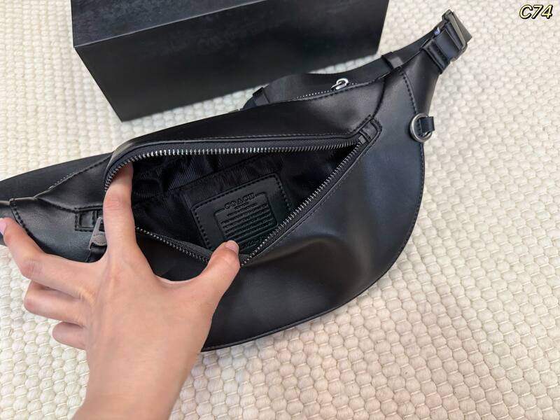 Coach Black shoulder bag — Top Quality Replica