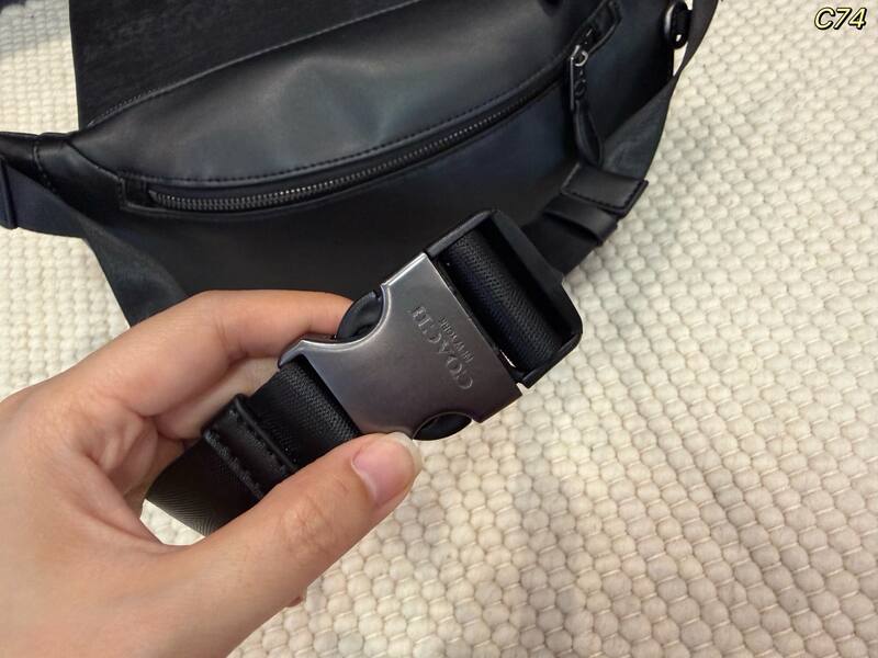 Coach Black shoulder bag — Top Quality Replica