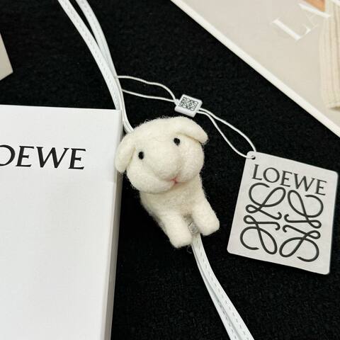 Loewe White shoulder bag 1 1 Replica