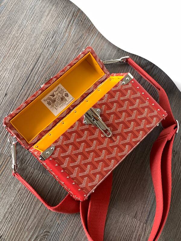 Goyard Red shoulder bag — AAA Quality Replica