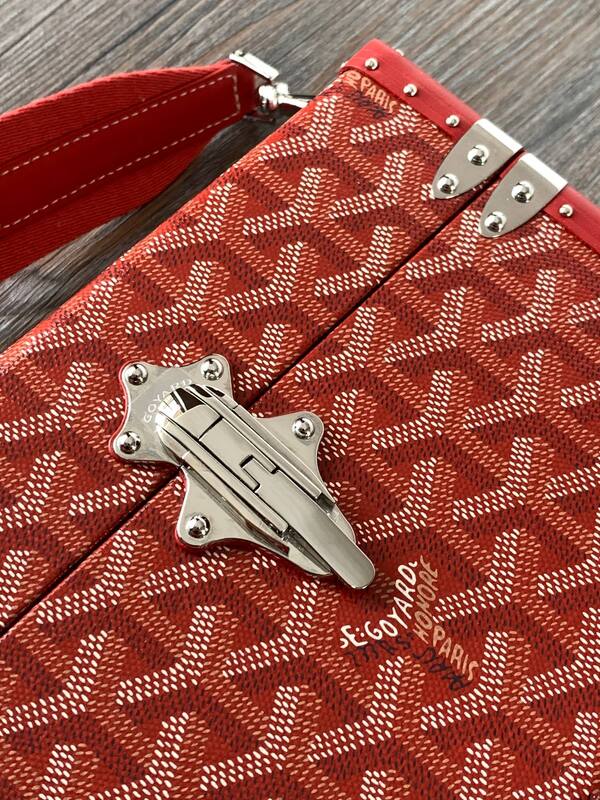 Goyard Red shoulder bag — AAA Quality Replica