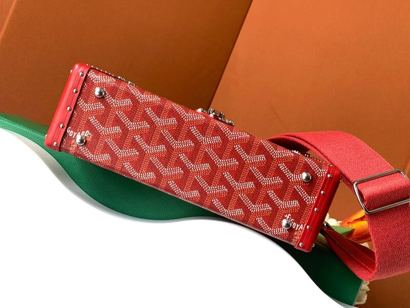 Goyard Red shoulder bag — AAA Quality Replica
