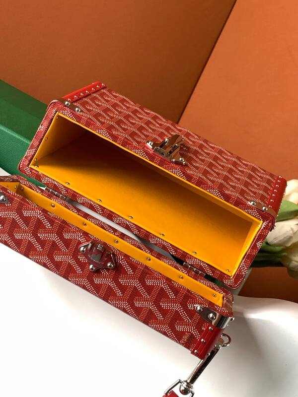 Goyard Red shoulder bag — AAA Quality Replica