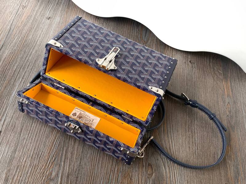 Goyard shoulder bag — Top Quality Replica