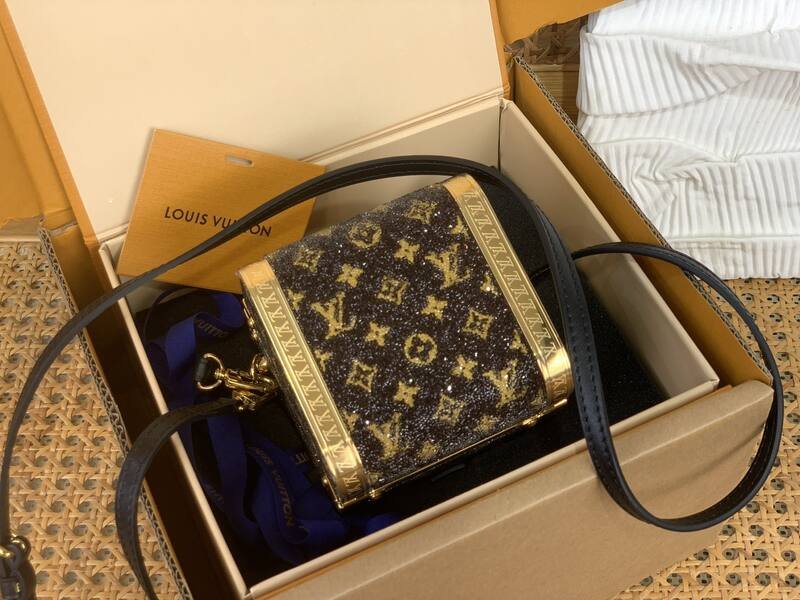 Louis Vuitton Treasure Box Black Monogram crossbody — Top Quality Replica
