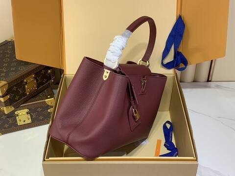Louis Vuitton Capucines M26319 Burgundy shoulder 1 1 Replica