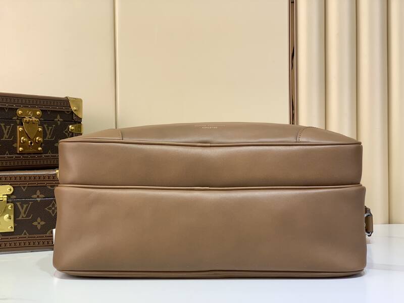 Louis Vuitton M27999 Brown XL travel — AAA Quality Replica