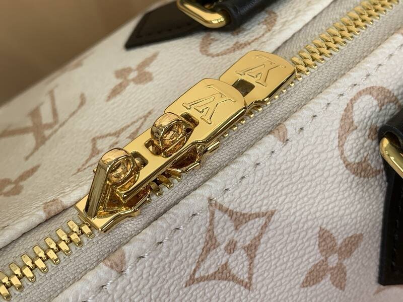 Louis Vuitton Speedy Bandouliere Cream Monogram crossbody — 1:1 Replica