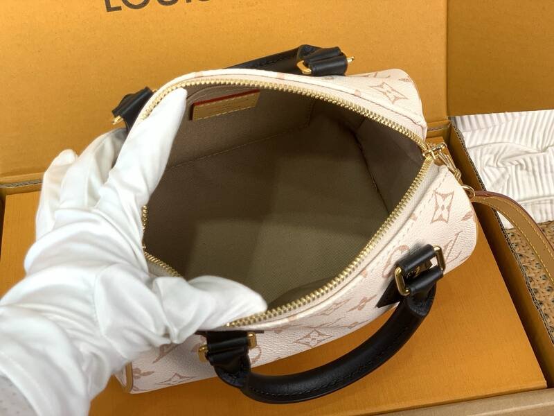 Louis Vuitton Speedy Bandouliere Cream Monogram crossbody — 1:1 Replica