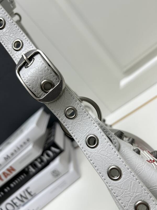 Balenciaga Le Cagole White with red graffiti print 26x16x10cm shoulder — Premium Replica