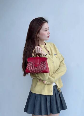 Goyard Red 18x12cm shoulder bag 1 1 Replica