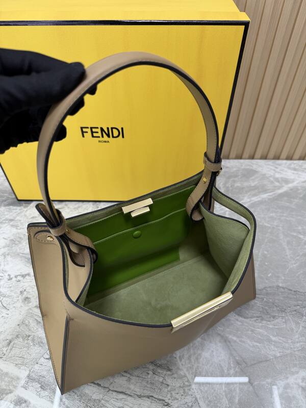 Fendi shoulder bag — Premium Replica
