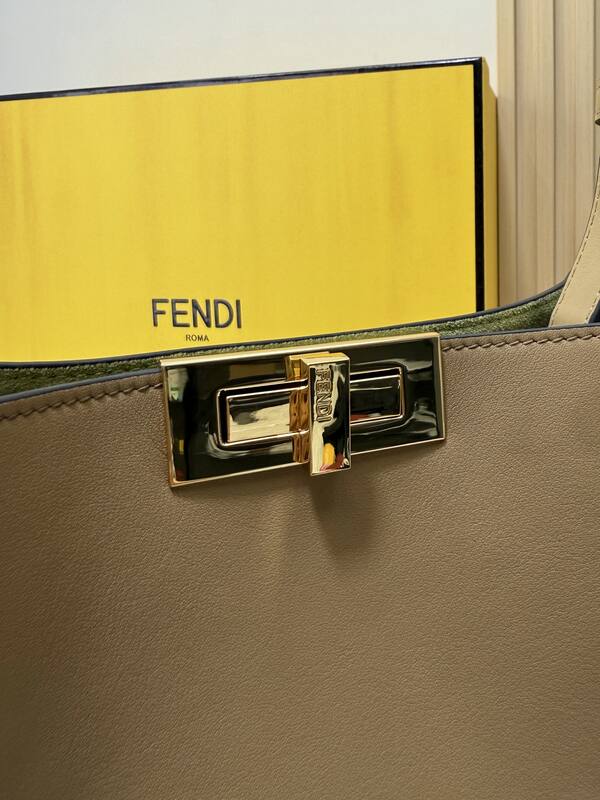 Fendi shoulder bag — Premium Replica