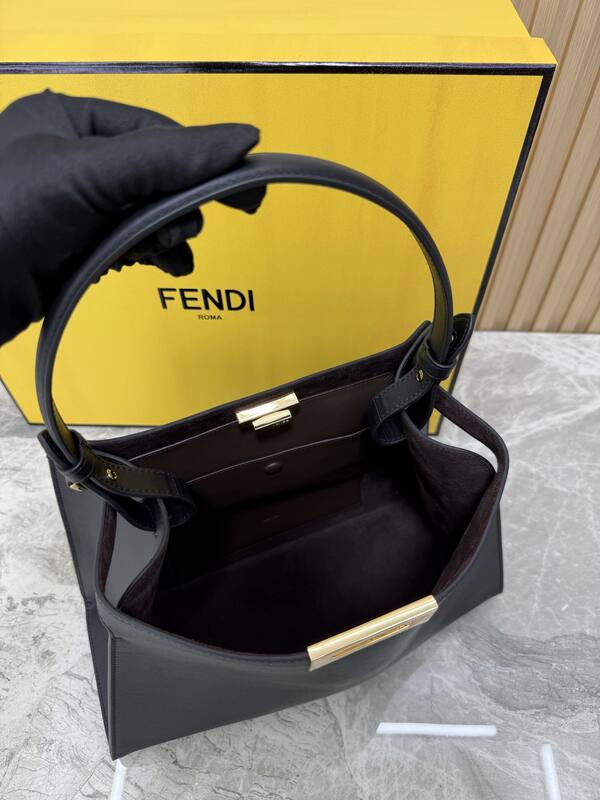 Fendi shoulder bag — Top Quality Replica