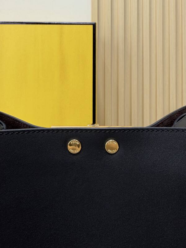 Fendi shoulder bag — Top Quality Replica
