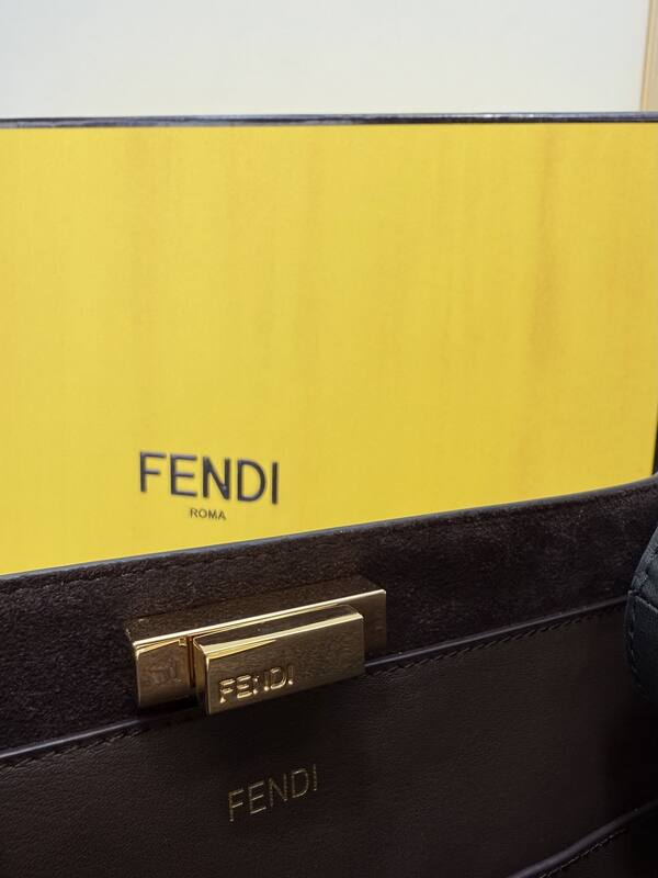 Fendi shoulder bag — Top Quality Replica