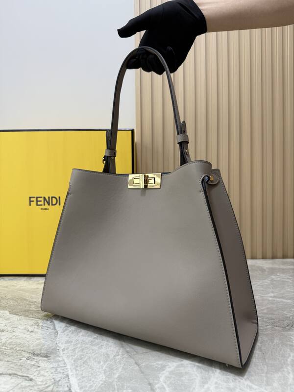 Fendi shoulder bag — 1:1 Replica