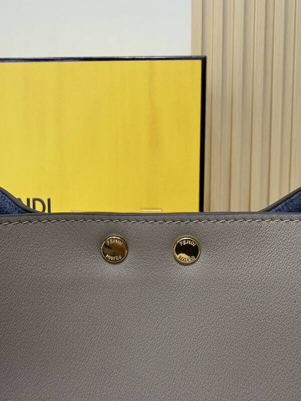 Fendi shoulder bag — 1:1 Replica