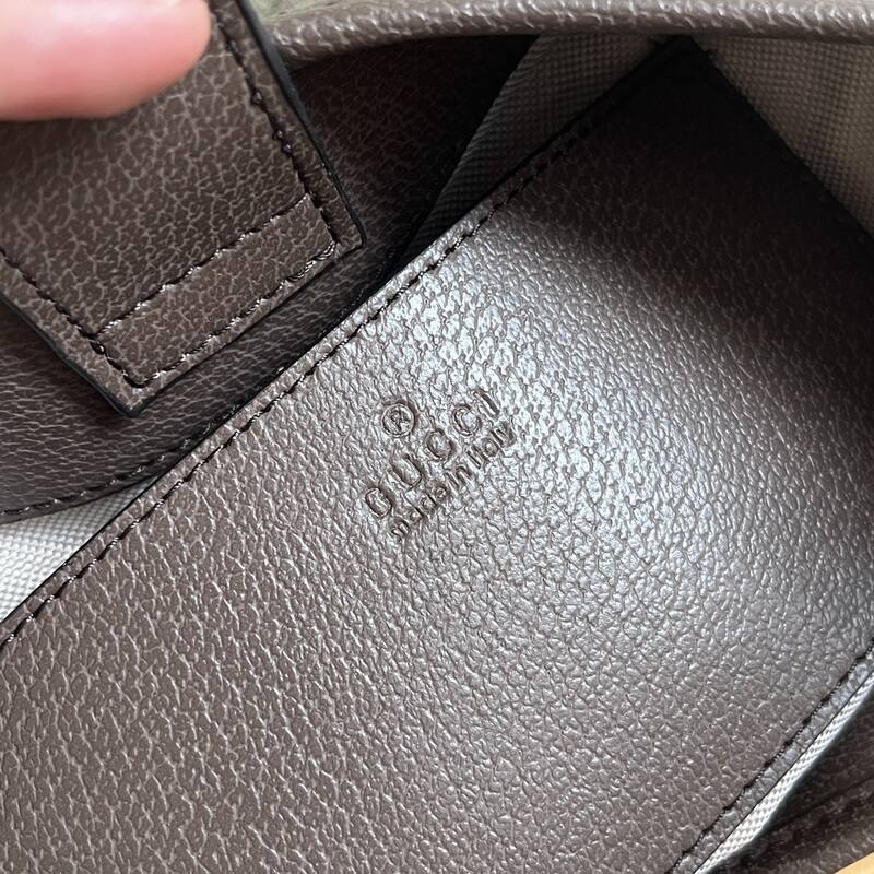 Gucci GG Supreme canvas with brown trim 23 21 shoulder — Top Quality Replica