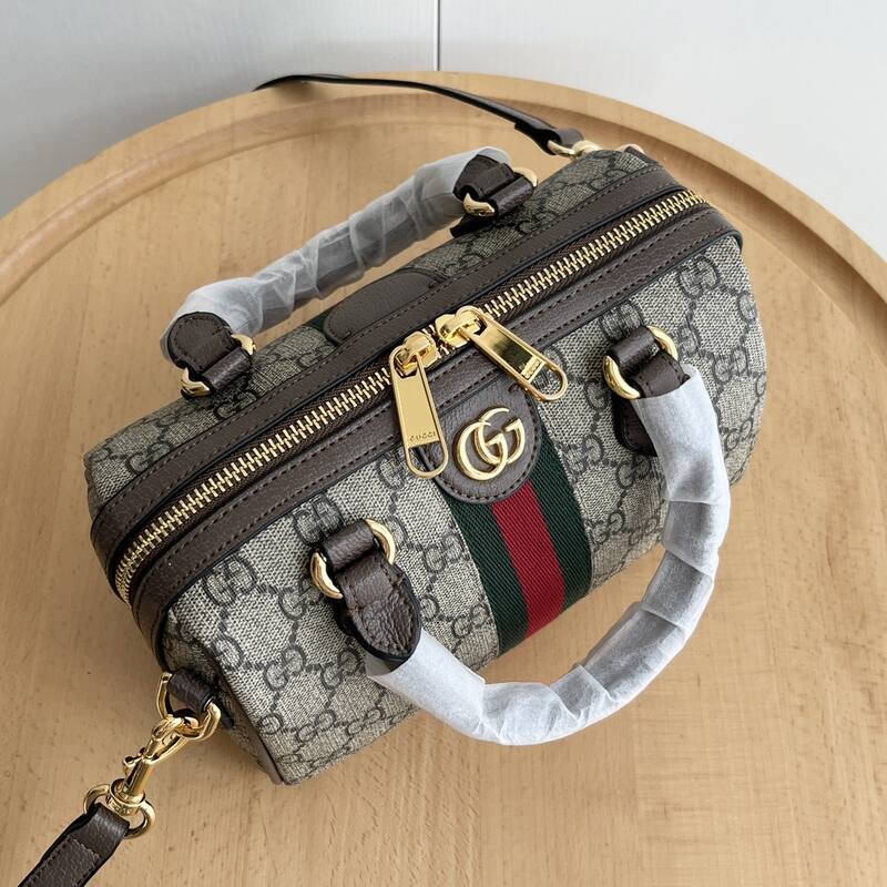 Gucci GG Supreme small crossbody — Premium Replica