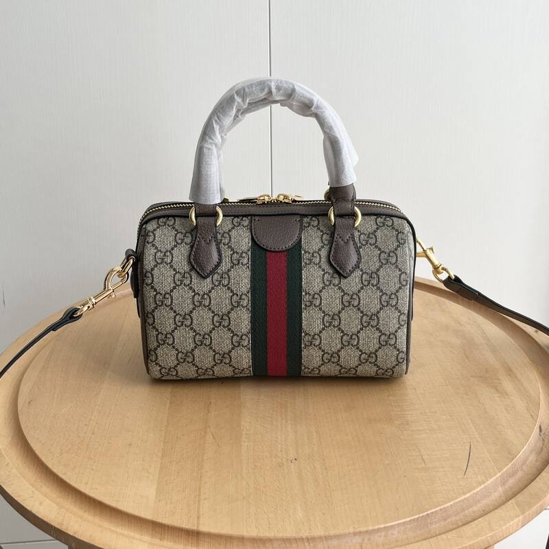Gucci GG Supreme small crossbody — Premium Replica