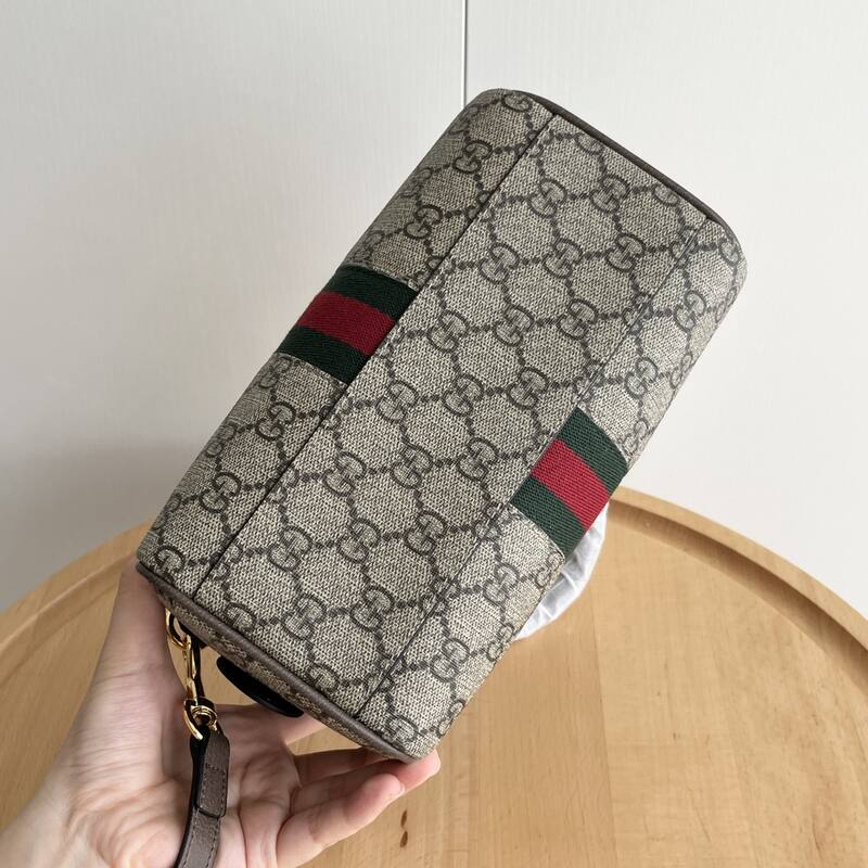 Gucci GG Supreme small crossbody — Premium Replica