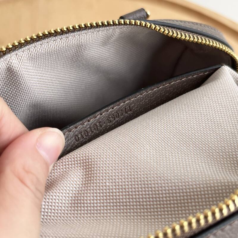 Gucci GG Supreme small crossbody — Premium Replica