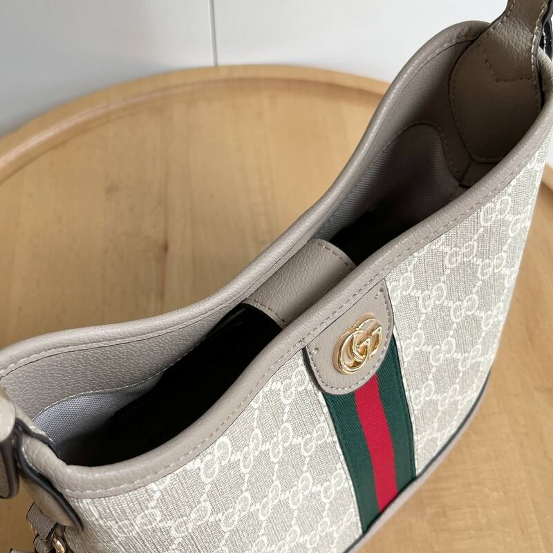Gucci 781402 Beige GG Supreme canvas with taupe leather and green-red stripe 23 21 shoulder — AAA Quality Replica