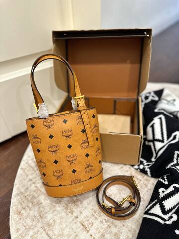 MCM Visetos 18x12cm shoulder bag 1 1 Replica