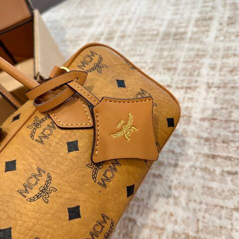 MCM Monogram 25x18x10cm shoulder bag 1 1 Replica