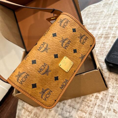 MCM Visetos 18x12cm shoulder bag 1 1 Replica