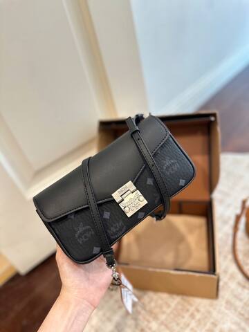 MCM Monogram 25x18x10cm shoulder bag AAA Quality Replica