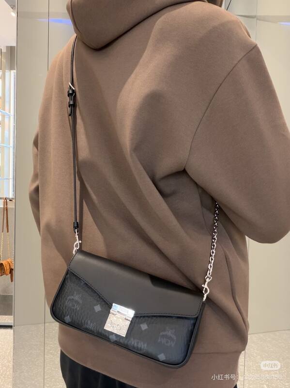MCM Monogram 25x18x10cm shoulder bag — Top Quality Replica