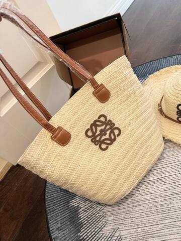 Loewe Beige shoulder bag Top Quality Replica