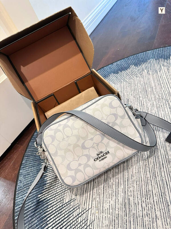Coach Brown shoulder bag — Top Quality Replica