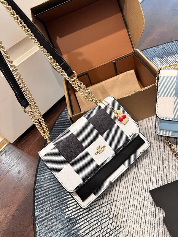 Coach White shoulder bag — 1:1 Replica