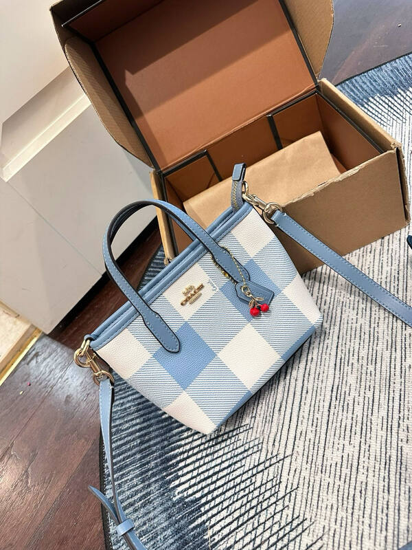 Coach White shoulder bag — Premium Replica