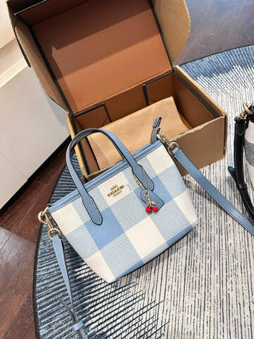 Coach White 18x12cm shoulder bag Premium Replica
