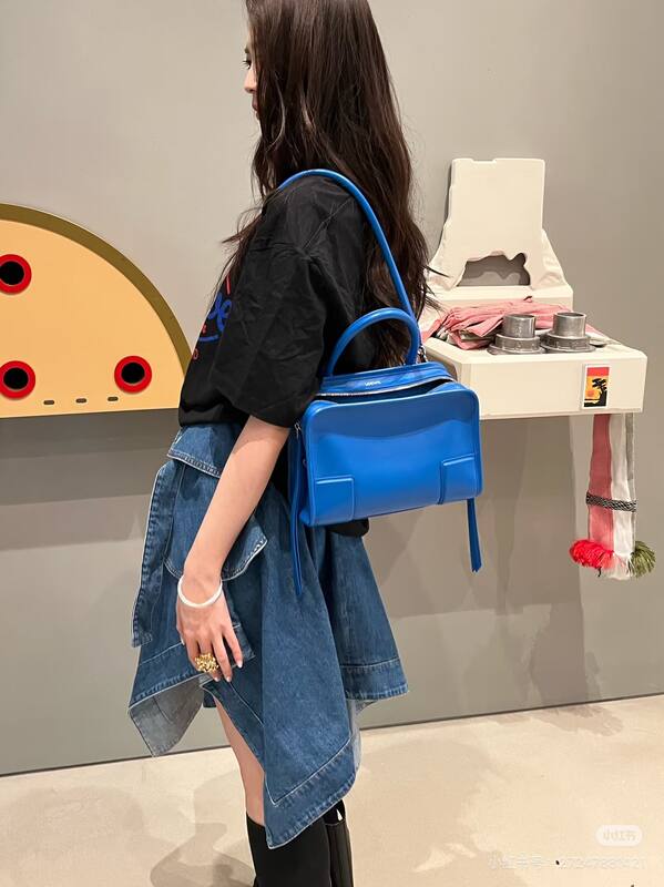 Loewe Blue 25x18x10cm shoulder bag — Premium Replica